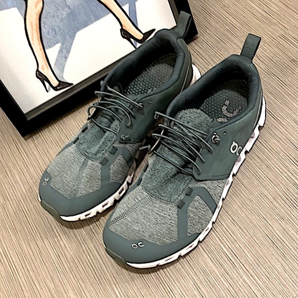 On Running On Cloud Terry Running shoes in green color Size 11